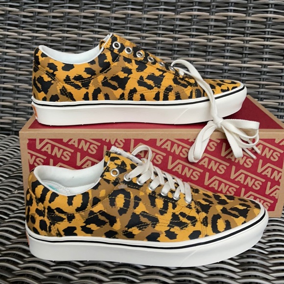 Vans Comfycush Old Sko Leopard MENS - Picture 2 of 16